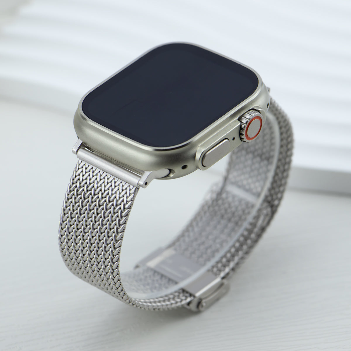 Starlight Apple Watch Band with stainless steel mesh design, compatible with Series 10/9/8/7/6/5/4/SE/Ultra models.