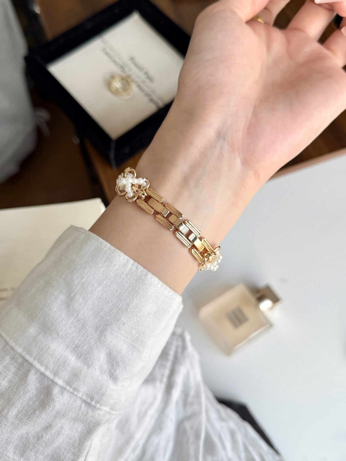 Pearl Apple Watch Band Series 10/9/8/7/6/5/4/SE Ultra 1/2