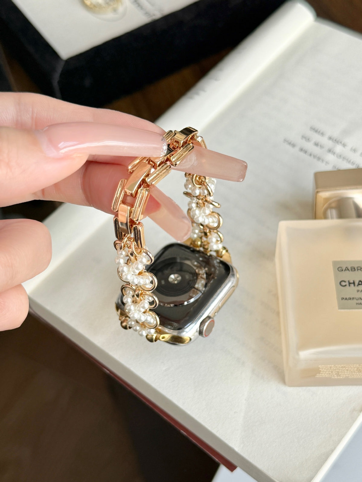 Pearl Apple Watch Band Series 10/9/8/7/6/5/4/SE Ultra 1/2
